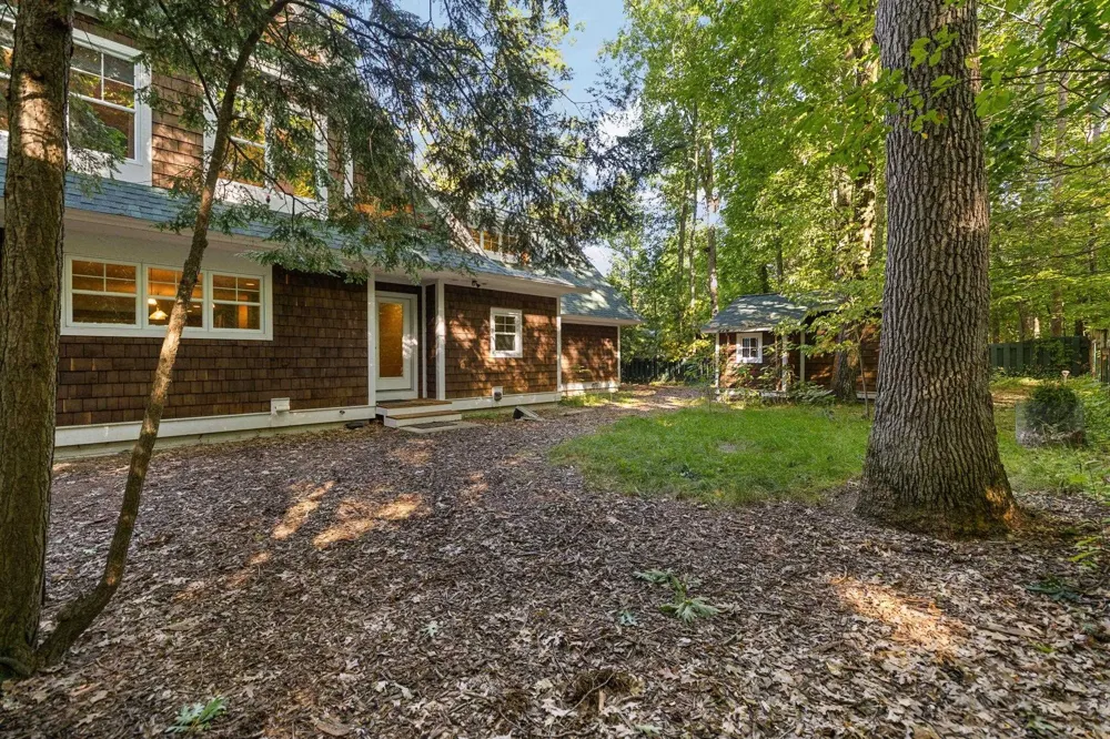 7380 Deepwater Point Acme Township, MI 49690
