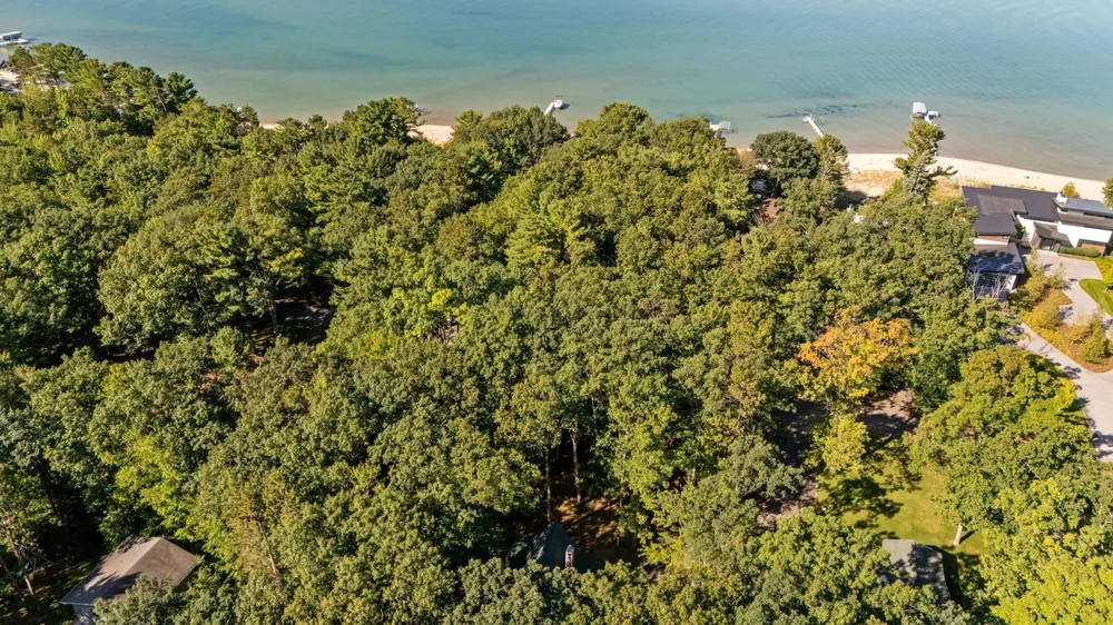 7380 Deepwater Point Acme Township, MI 49690