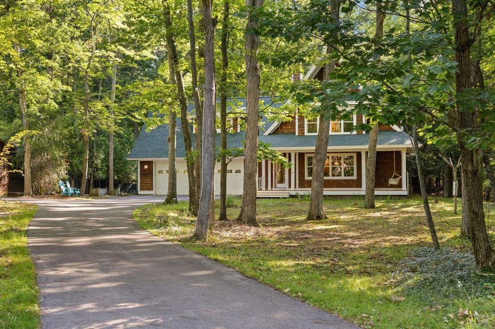7380 Deepwater Point Acme Township, MI 49690