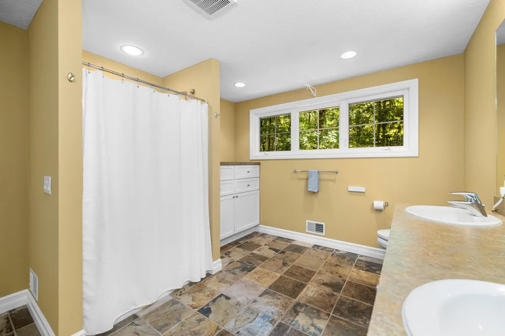 7380 Deepwater Point Acme Township, MI 49690
