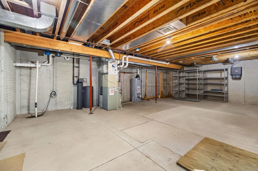 7380 Deepwater Point Acme Township, MI 49690