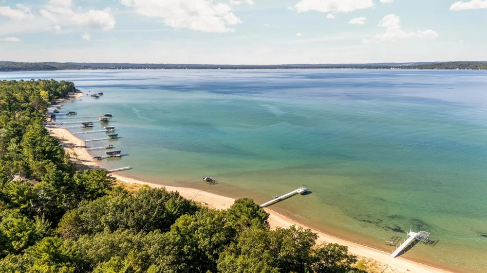7380 Deepwater Point Acme Township, MI 49690