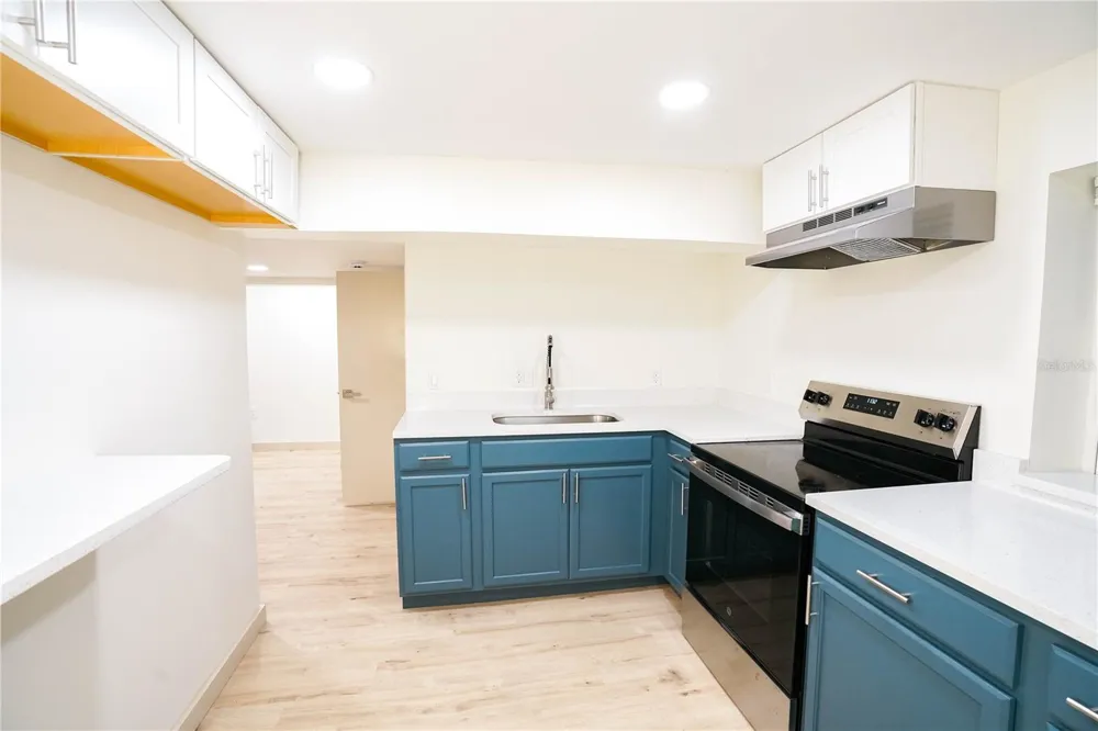 535 14TH AVENUE S #4 St Petersburg, FL 33701