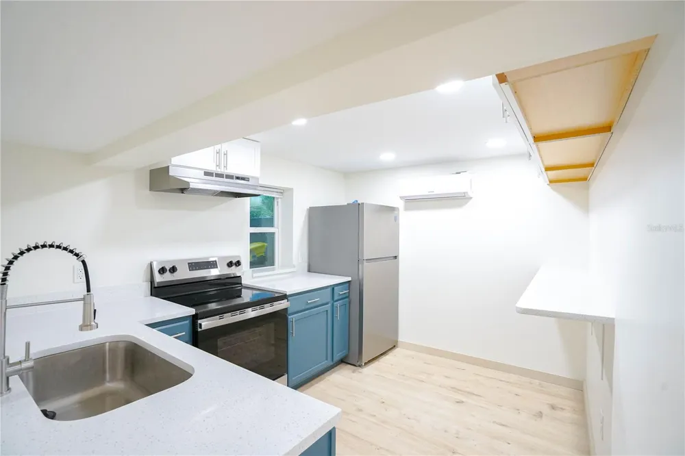 535 14TH AVENUE S #4 St Petersburg, FL 33701