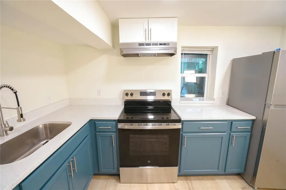 535 14TH AVENUE S #4 St Petersburg, FL 33701