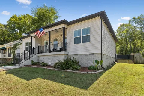 245 Valley Dr