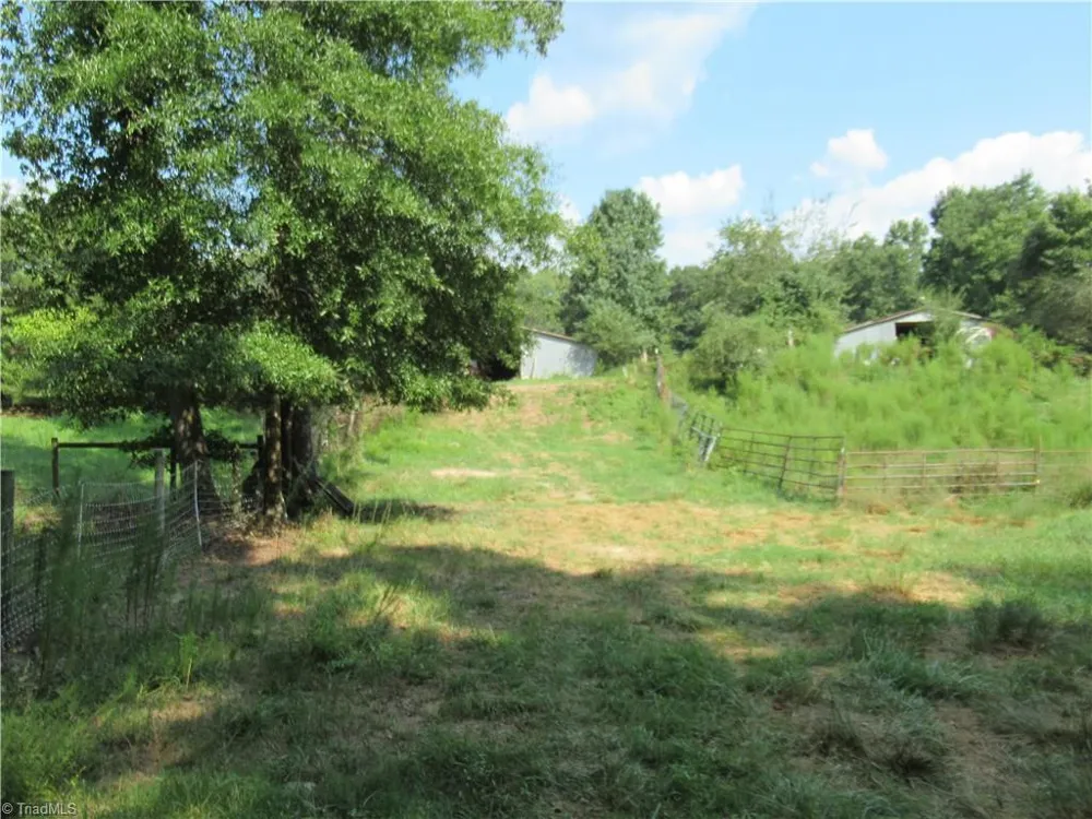 2643 Roberts Chapel Road Goldston, NC 27252