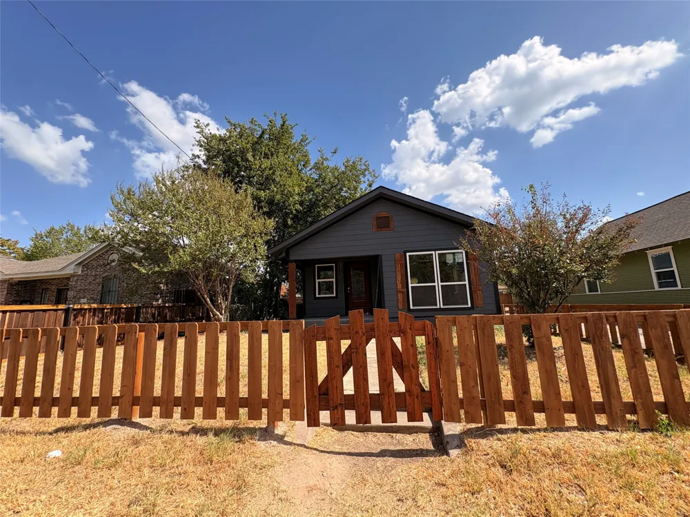 4310 Jamaica Street Dallas, TX 75210