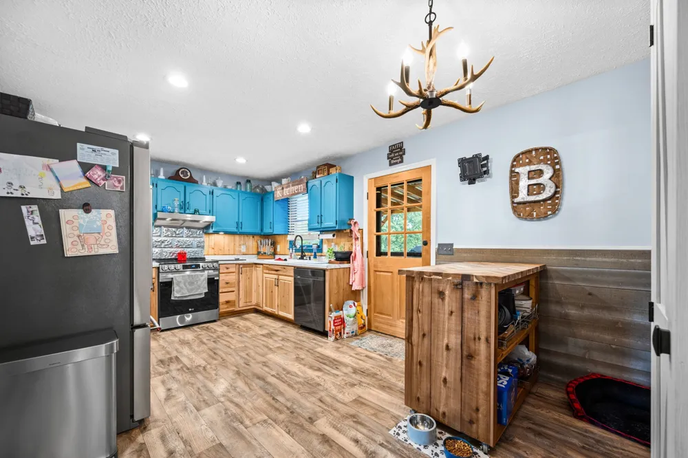 4068 Caney Creek Ln Chapel Hill, TN 37034