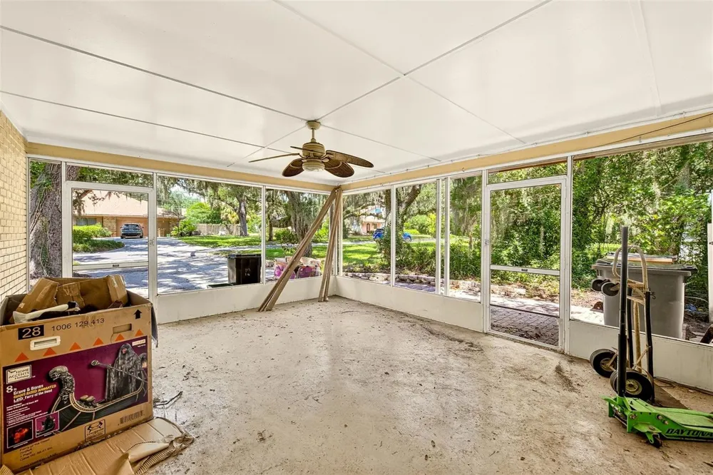 303 SAINT AUGUSTINE AVENUE Temple Terrace, FL 33617