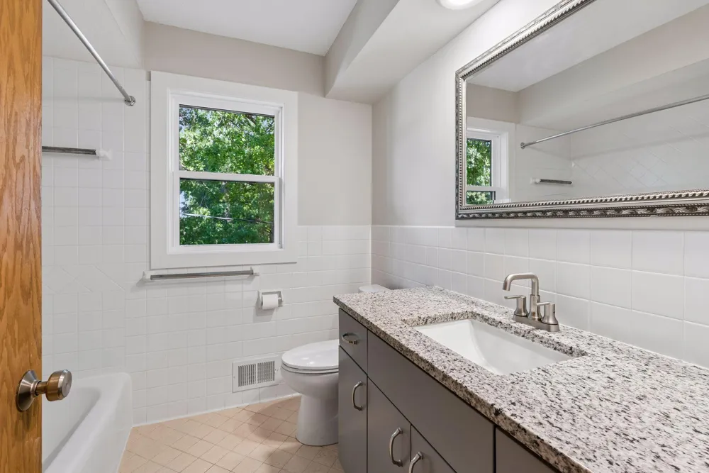 15001 Oakland Avenue S Burnsville, MN 55306