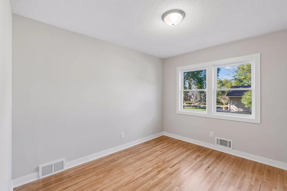 15001 Oakland Avenue S Burnsville, MN 55306