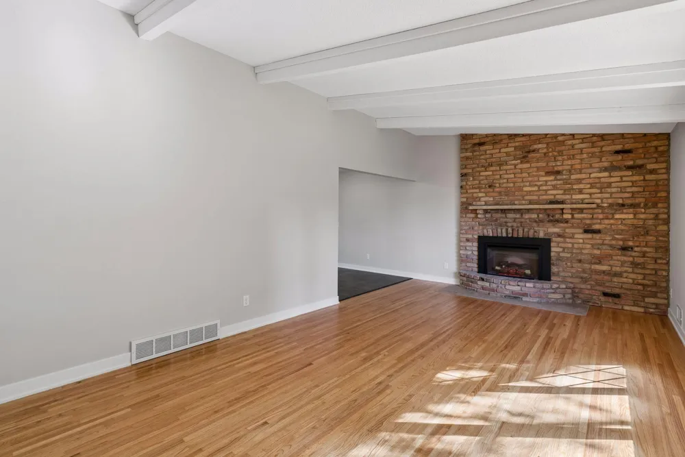 15001 Oakland Avenue S Burnsville, MN 55306