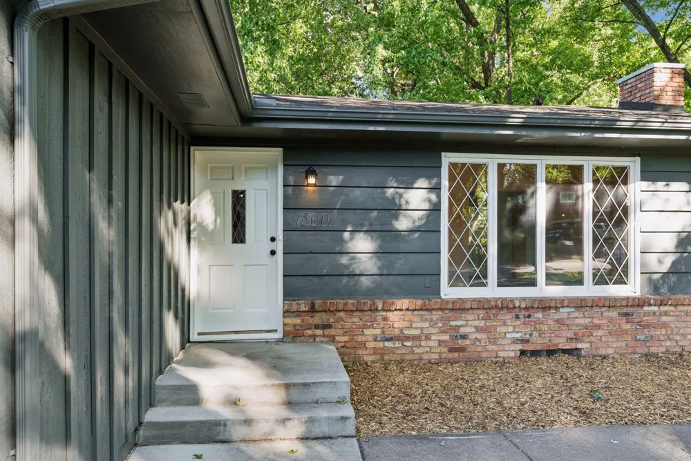 15001 Oakland Avenue S Burnsville, MN 55306