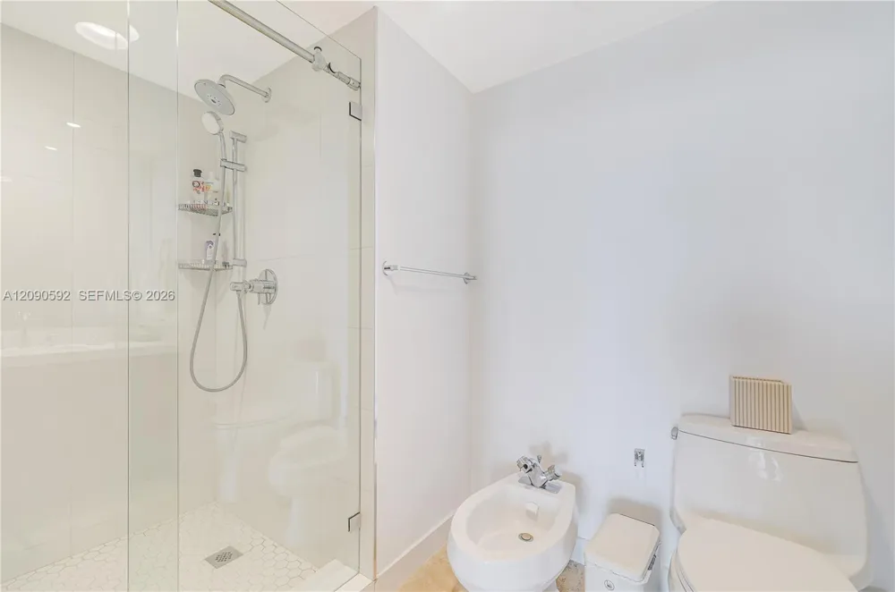 2127 SE Brickell Ave #1406 Miami, FL 33129