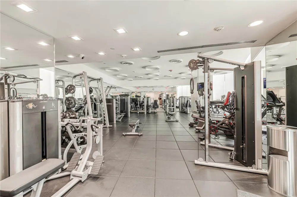2127 SE Brickell Ave #1406 Miami, FL 33129
