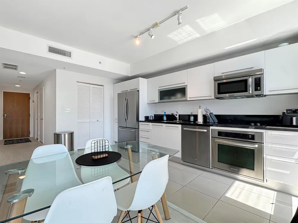 244 BISCAYNE BOULEVARD #3005 Miami, FL 33132