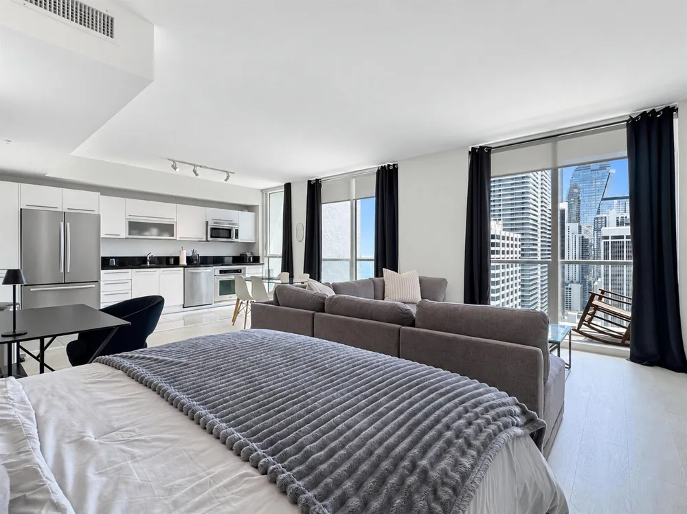 244 BISCAYNE BOULEVARD #3005 Miami, FL 33132