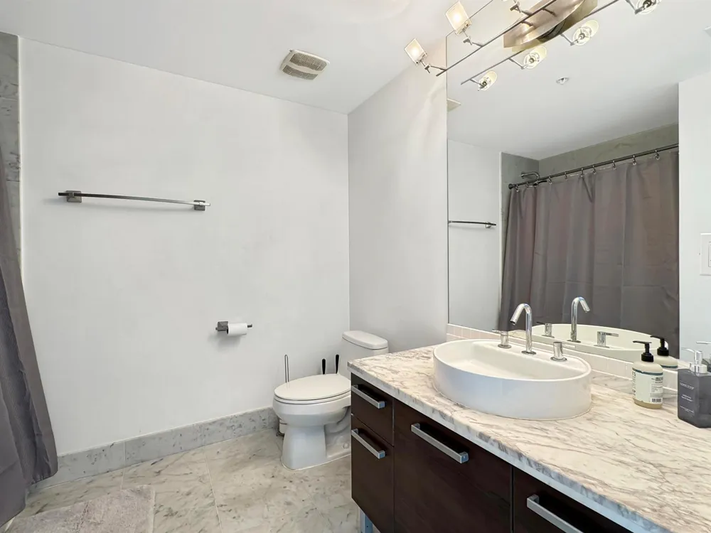 244 BISCAYNE BOULEVARD #3005 Miami, FL 33132