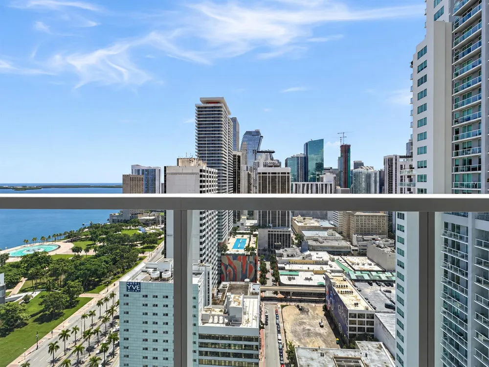 244 BISCAYNE BOULEVARD #3005 Miami, FL 33132