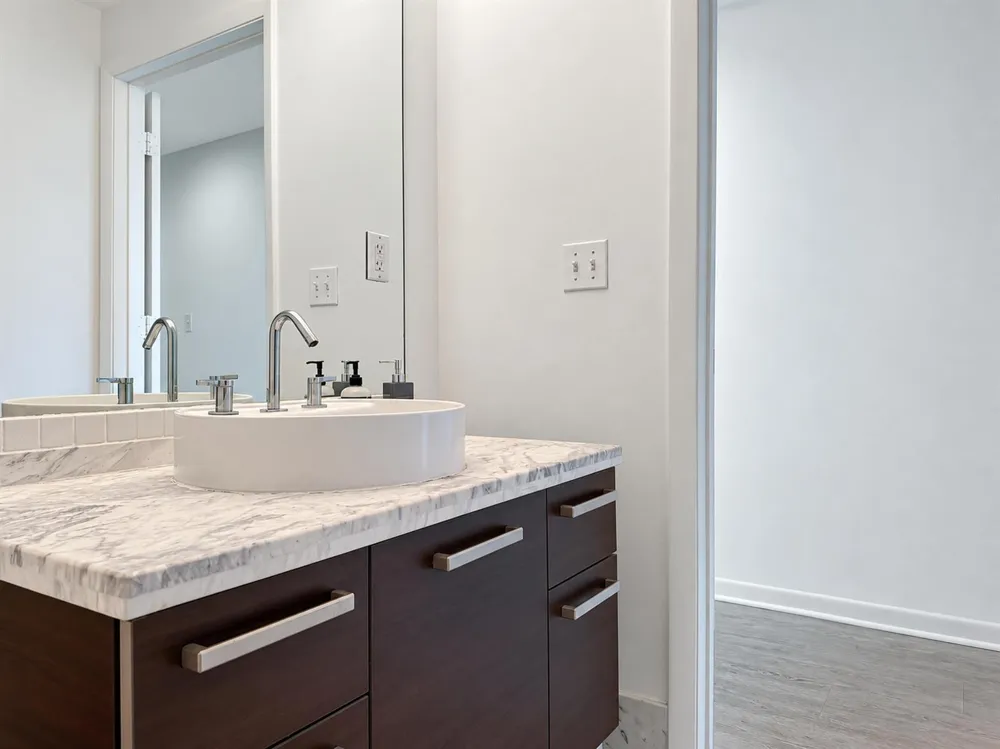 244 BISCAYNE BOULEVARD #3005 Miami, FL 33132