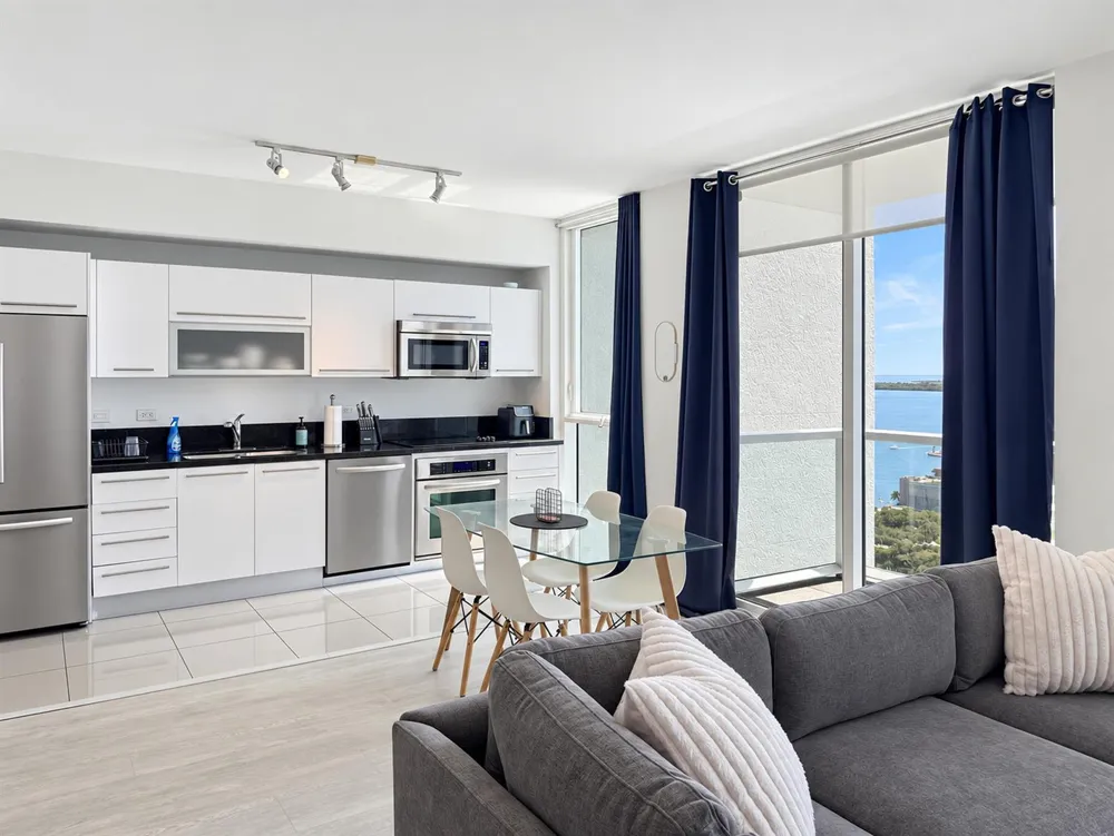 244 BISCAYNE BOULEVARD #3005 Miami, FL 33132