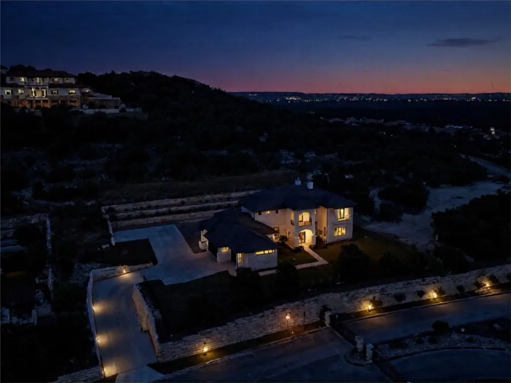 106 Bella Montagna Circle Austin, TX 78734