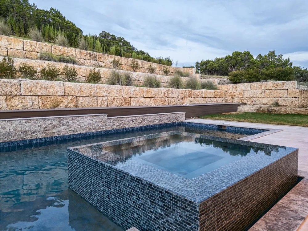 106 Bella Montagna Circle Austin, TX 78734