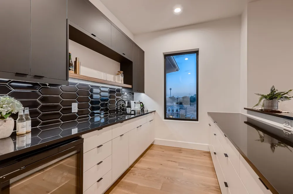 106 Bella Montagna Circle Austin, TX 78734