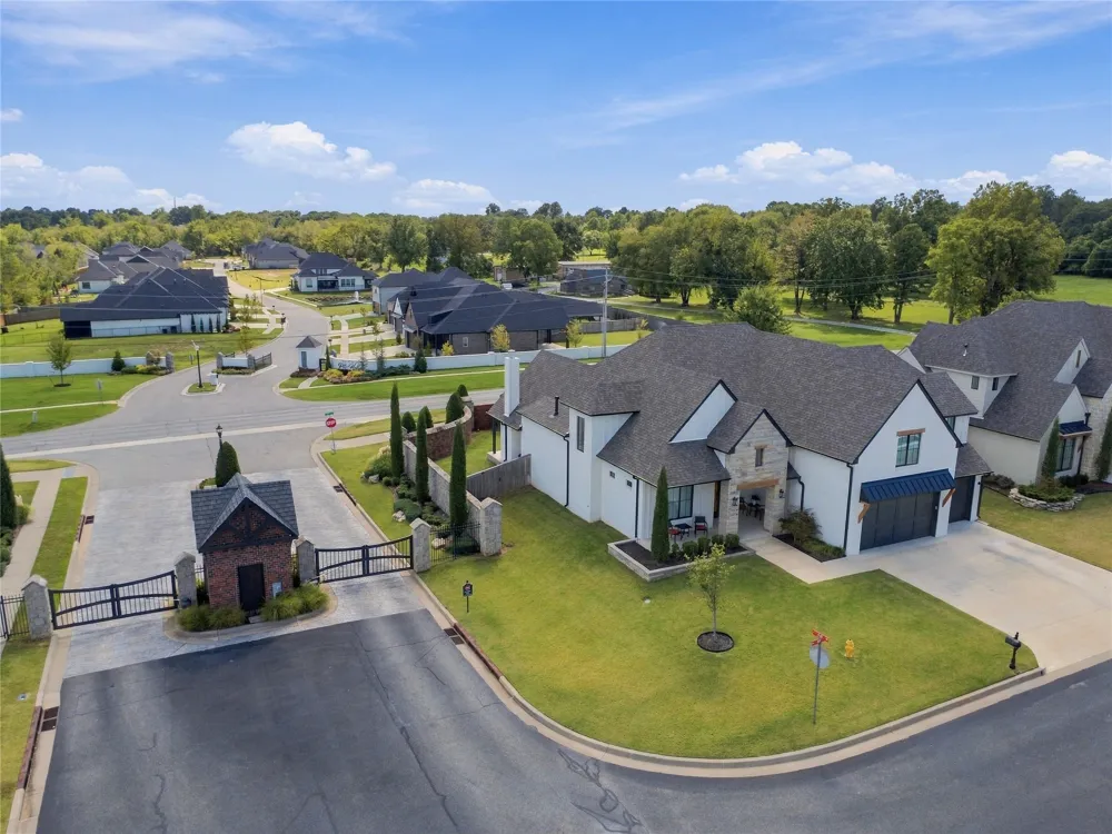 708 W 110 PLACE S Jenks, OK 74037