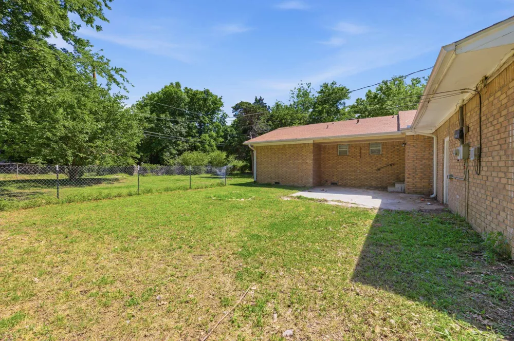 313 E Woodrow Place Tulsa, OK 74106
