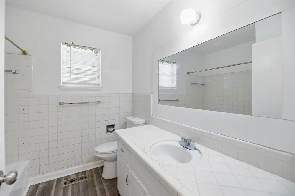 313 E Woodrow Place Tulsa, OK 74106