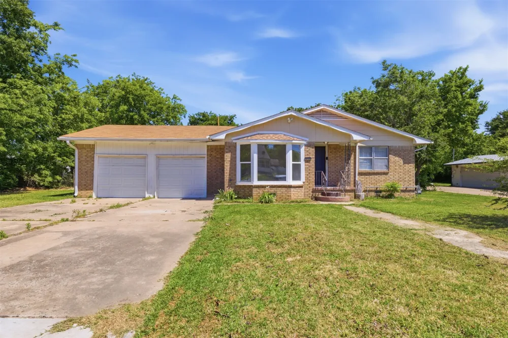 313 E Woodrow Place Tulsa, OK 74106