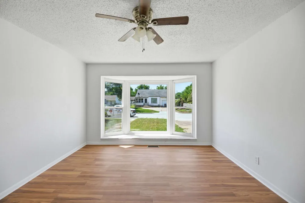313 E Woodrow Place Tulsa, OK 74106