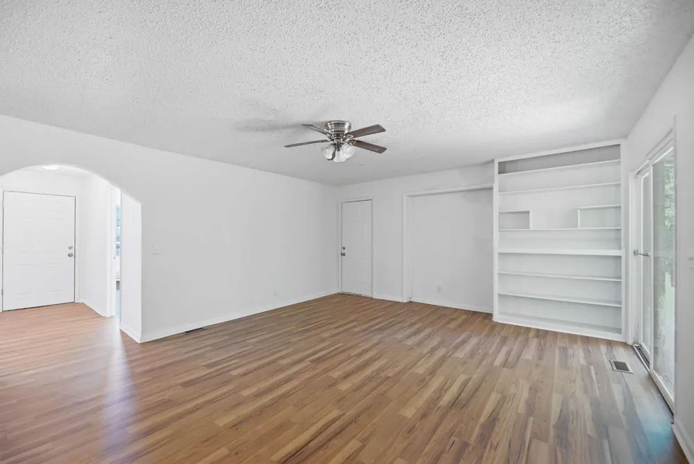 313 E Woodrow Place Tulsa, OK 74106
