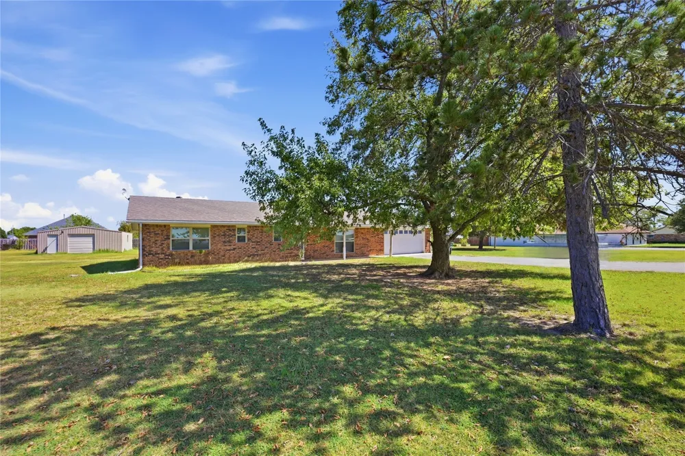 637 Highway 110 Davis, OK 73030