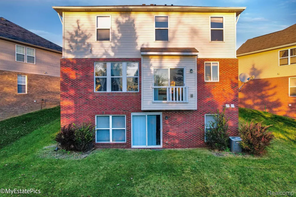 45101 BARTLETT DRIVE Novi City, MI 48377