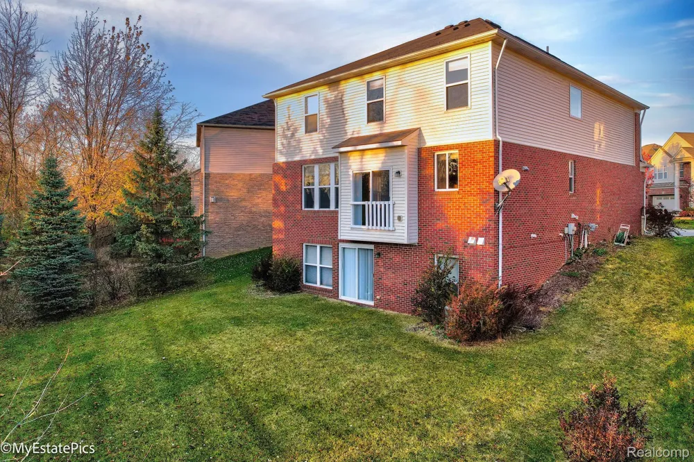 45101 BARTLETT DRIVE Novi City, MI 48377