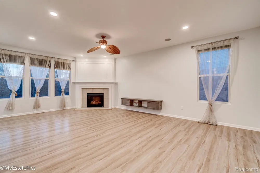 45101 BARTLETT DRIVE Novi City, MI 48377