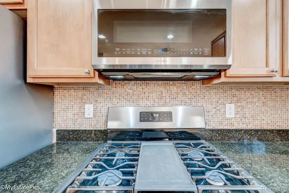 45101 BARTLETT DRIVE Novi City, MI 48377