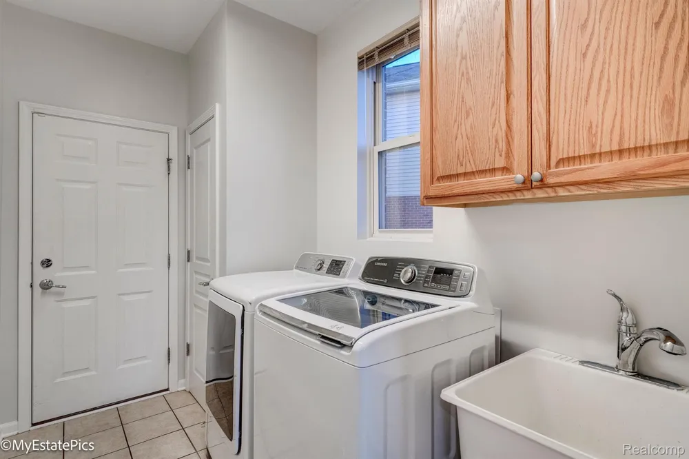 45101 BARTLETT DRIVE Novi City, MI 48377