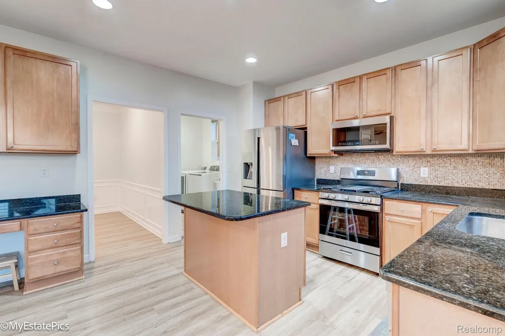 45101 BARTLETT DRIVE Novi City, MI 48377