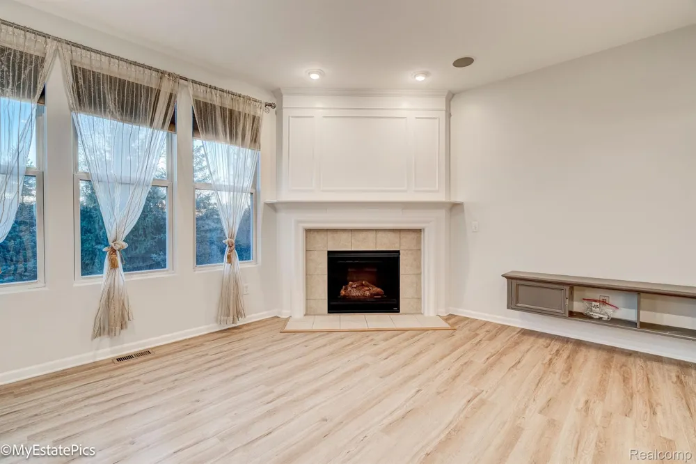 45101 BARTLETT DRIVE Novi City, MI 48377