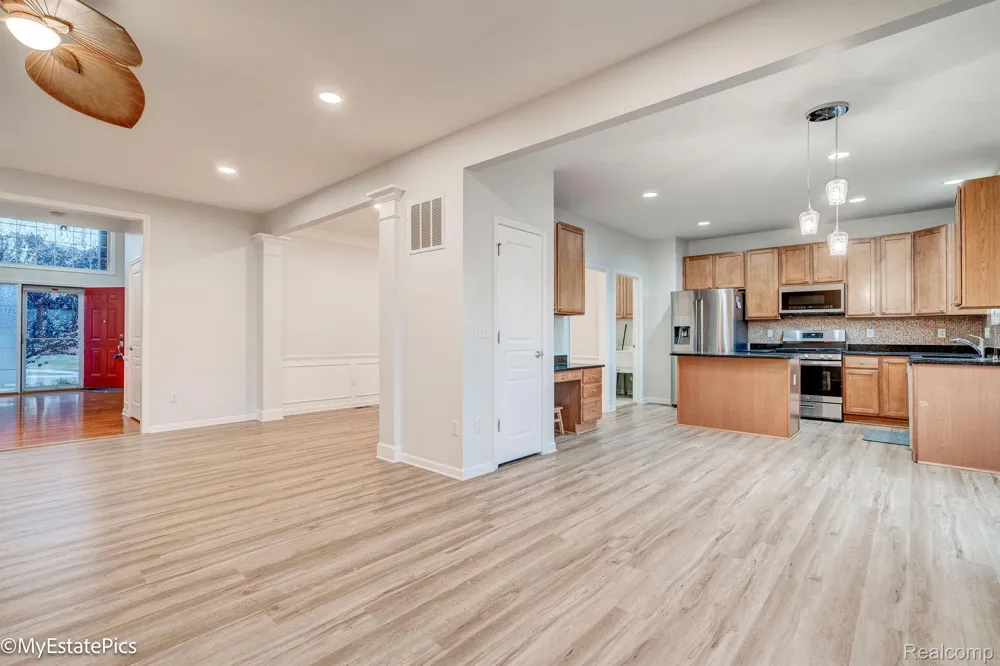 45101 BARTLETT DRIVE Novi City, MI 48377