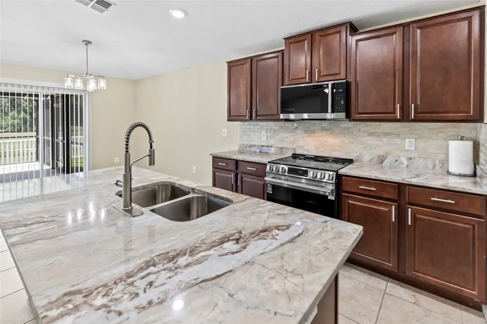 10633 STANDING STONE DRIVE Wimauma, FL 33598
