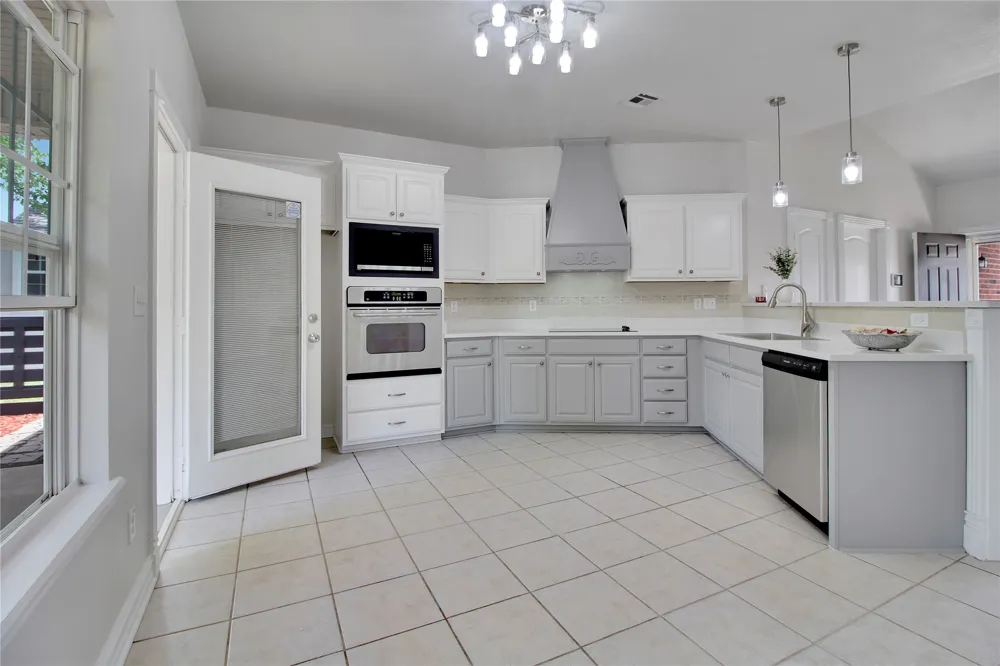 2602 SW Wolf Run Drive Claremore, OK 74019