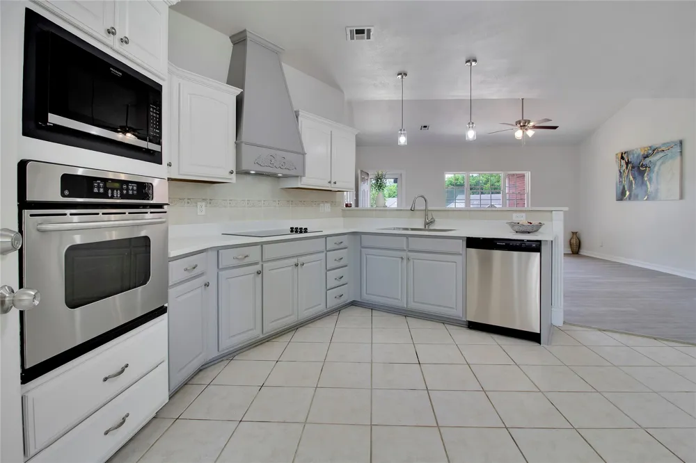 2602 SW Wolf Run Drive Claremore, OK 74019