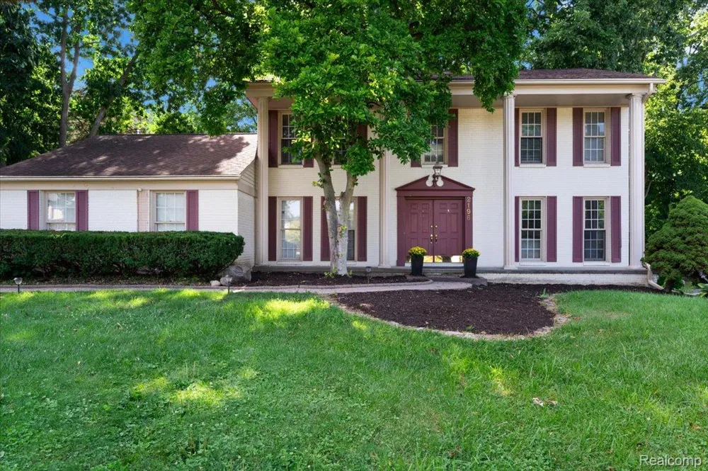 2196 Willow Leaf Drive Rochester Hills City, MI 48309