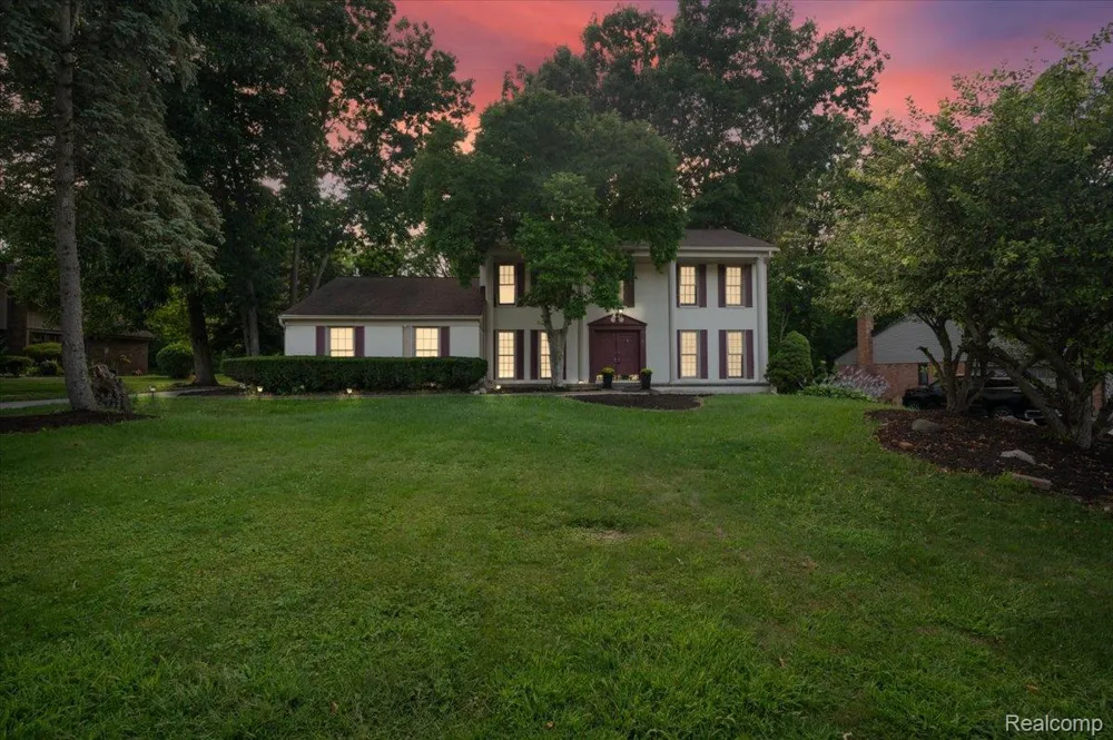 2196 Willow Leaf Drive Rochester Hills City, MI 48309
