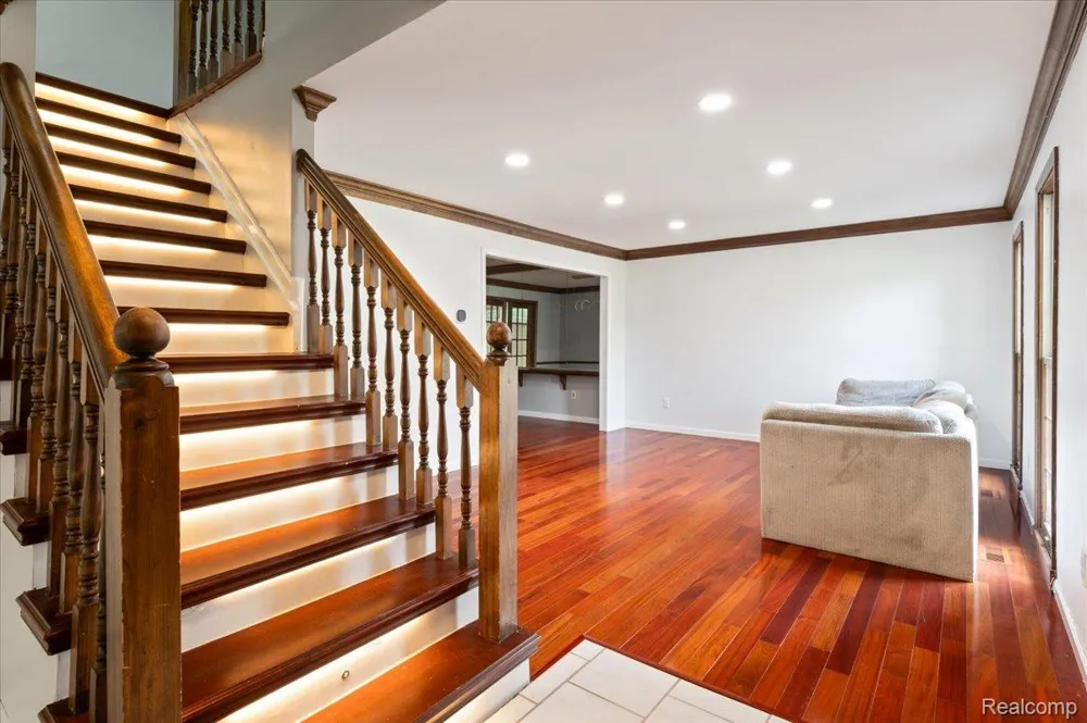 2196 Willow Leaf Drive Rochester Hills City, MI 48309